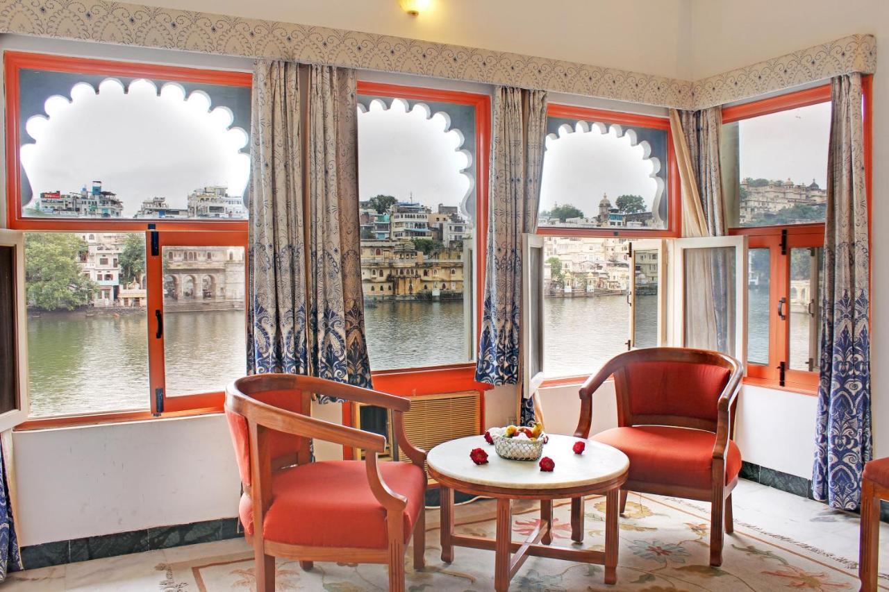 Hotel Sarovar On Lake Pichola Udaipur Exterior photo
