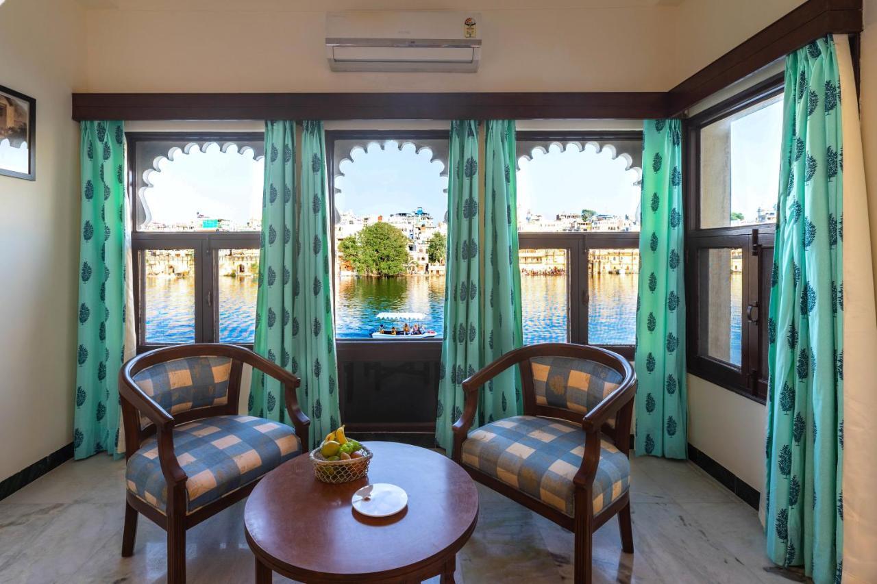 Hotel Sarovar On Lake Pichola Udaipur Exterior photo